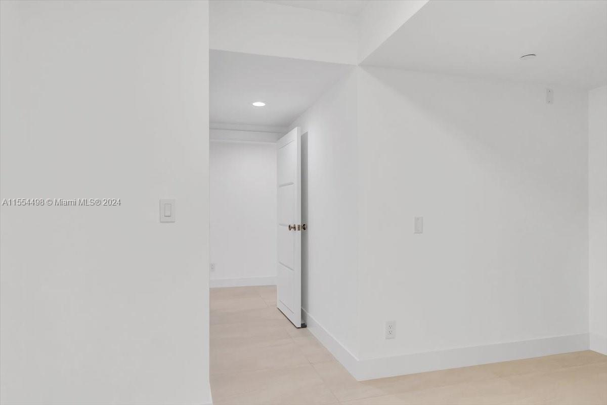 7000 ISL BLVD WILLIAMS IS - Residential