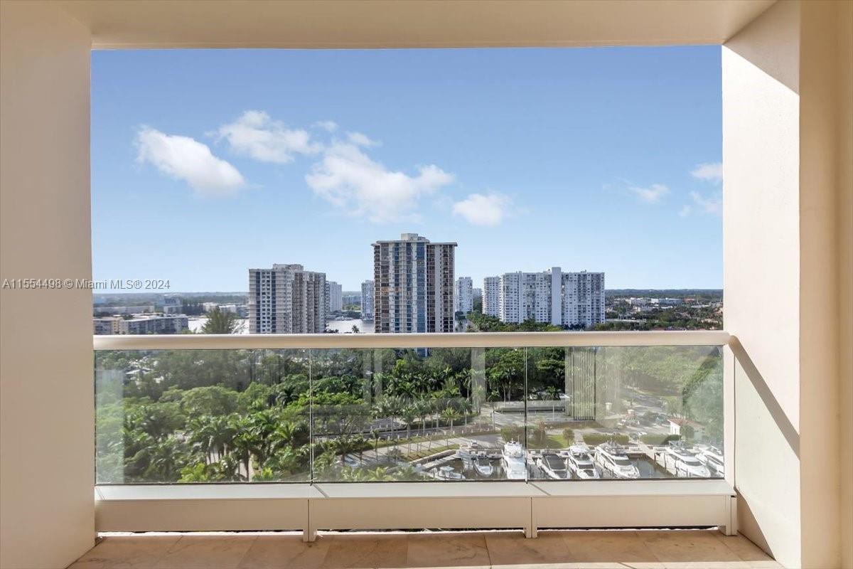 7000 ISL BLVD WILLIAMS IS - Residential