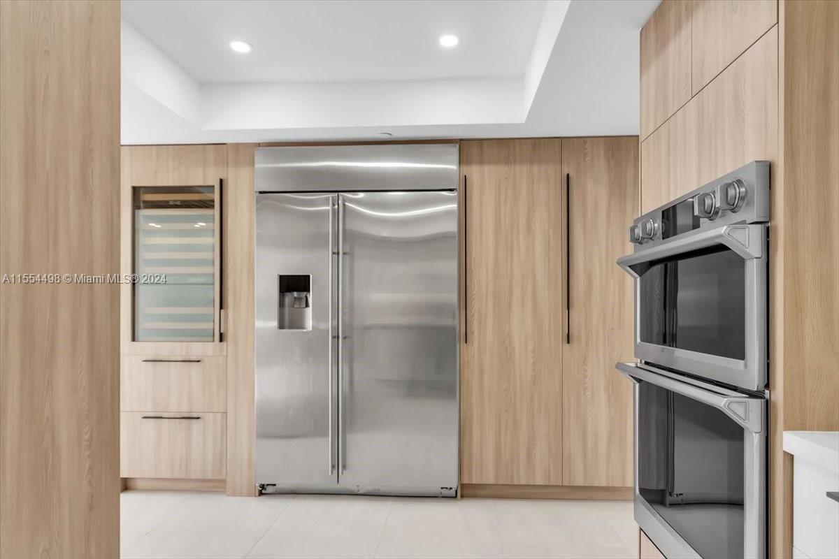 7000 ISL BLVD WILLIAMS IS - Residential