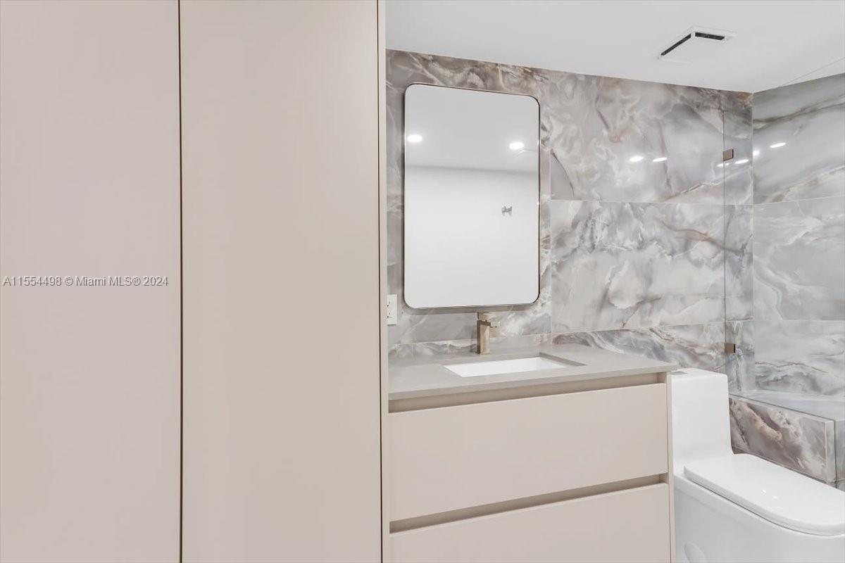 7000 ISL BLVD WILLIAMS IS - Residential