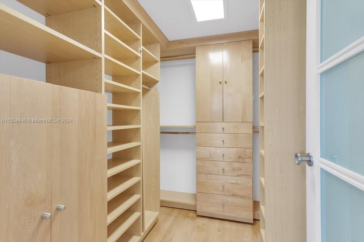 7000 ISL BLVD WILLIAMS IS - Residential