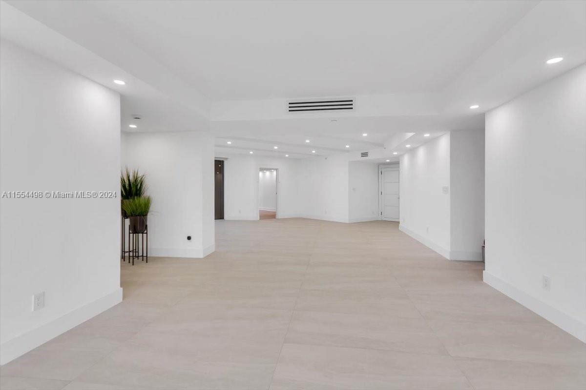 7000 ISL BLVD WILLIAMS IS - Residential