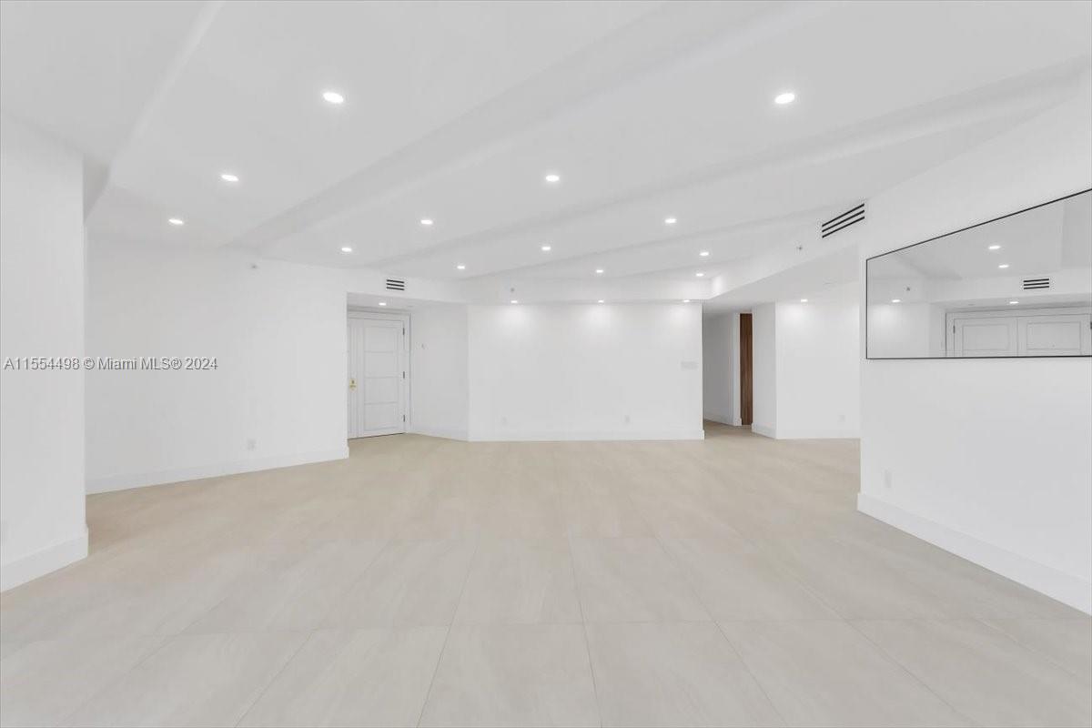 7000 ISL BLVD WILLIAMS IS - Residential