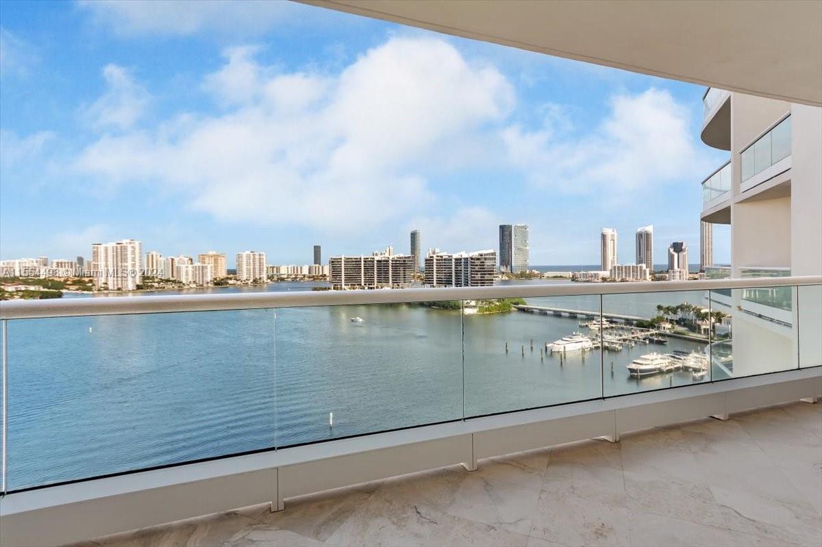 7000 ISL BLVD WILLIAMS IS - Residential