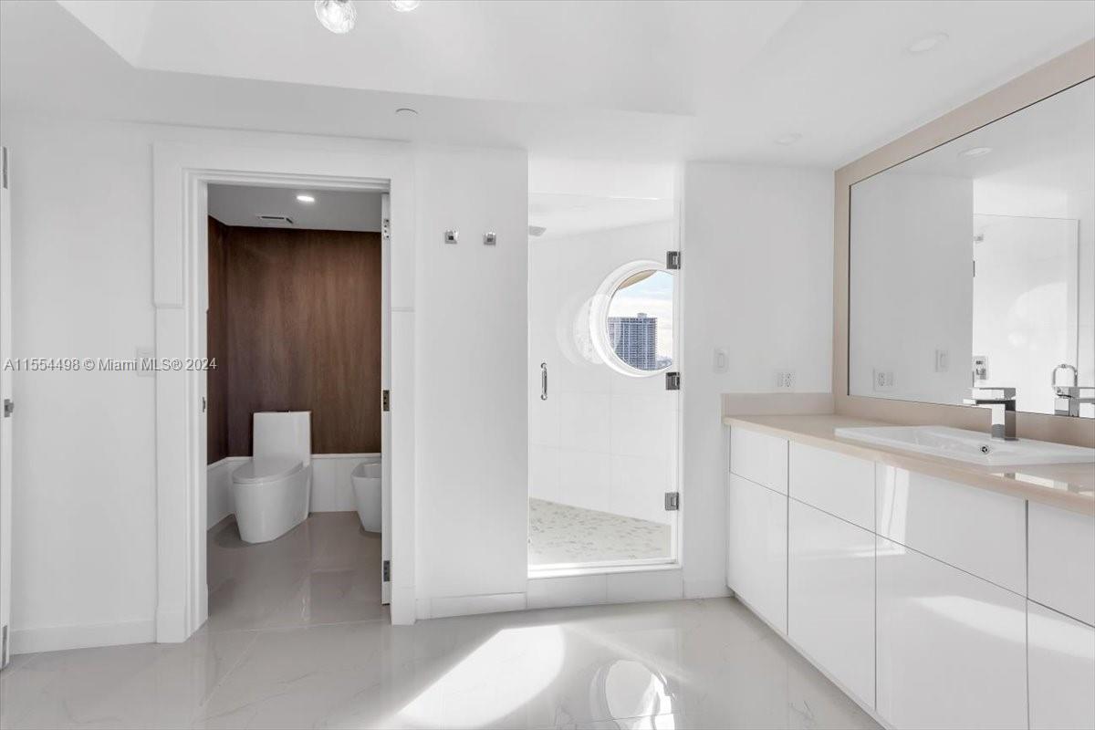 7000 ISL BLVD WILLIAMS IS - Residential