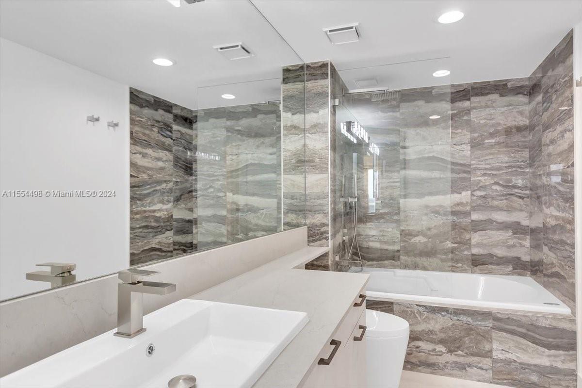 7000 ISL BLVD WILLIAMS IS - Residential