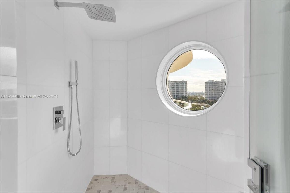 7000 ISL BLVD WILLIAMS IS - Residential