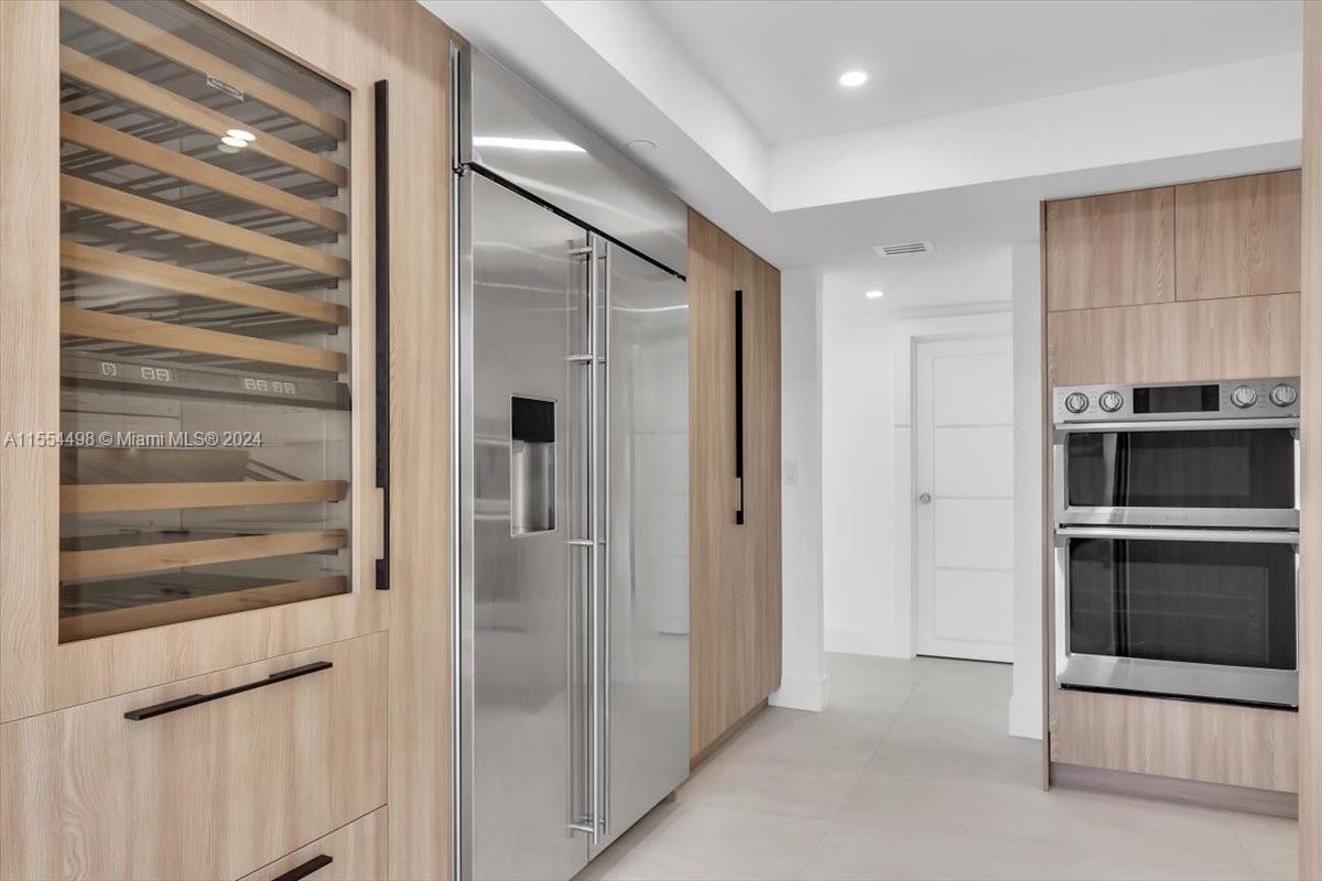 7000 ISL BLVD WILLIAMS IS - Residential