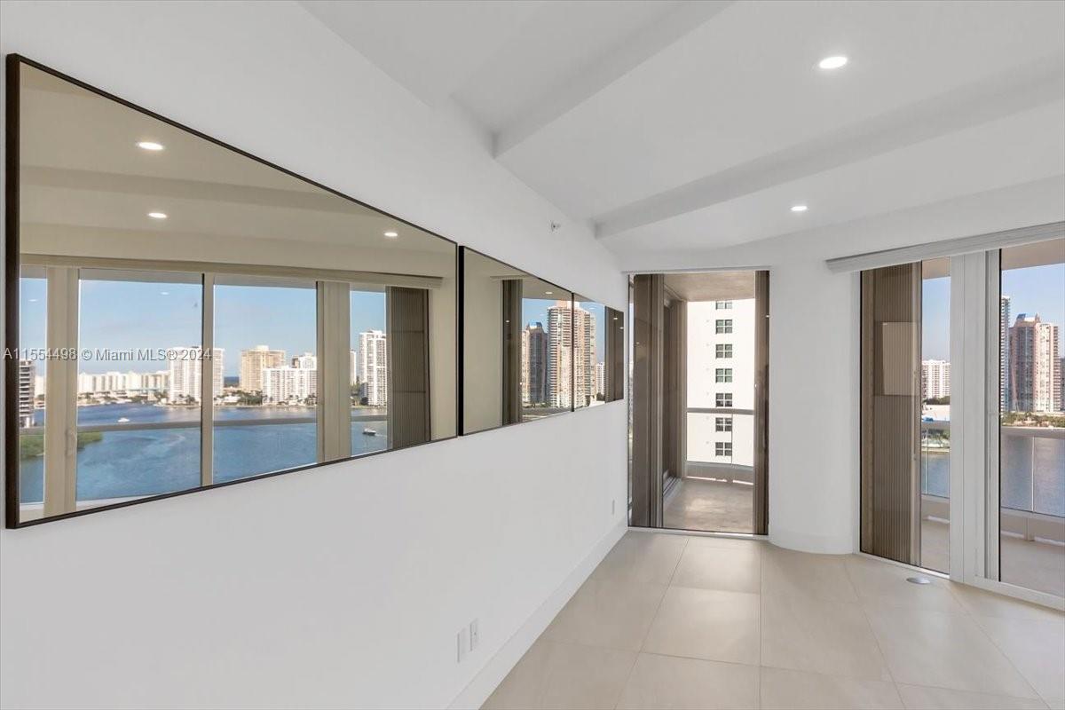 7000 ISL BLVD WILLIAMS IS - Residential