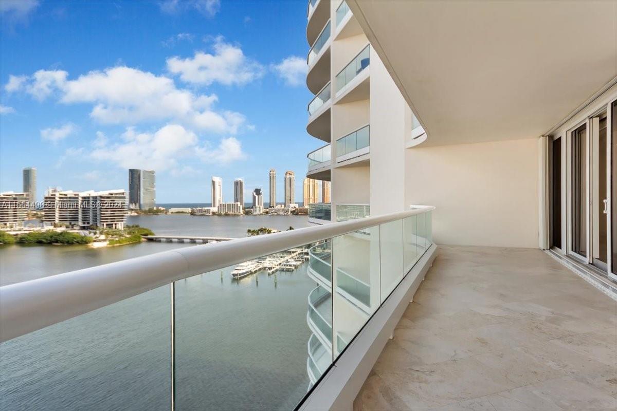 7000 ISL BLVD WILLIAMS IS - Residential