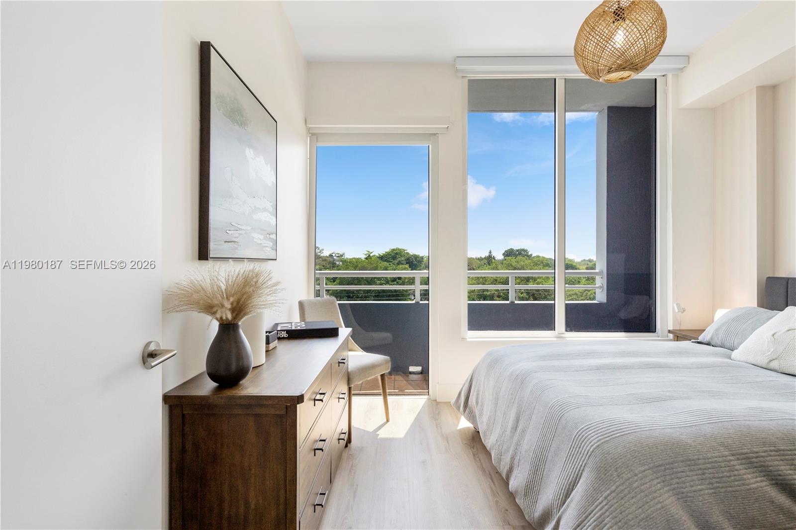 COCOSTYLE @ 3250 GRAND AV - Residential Lease