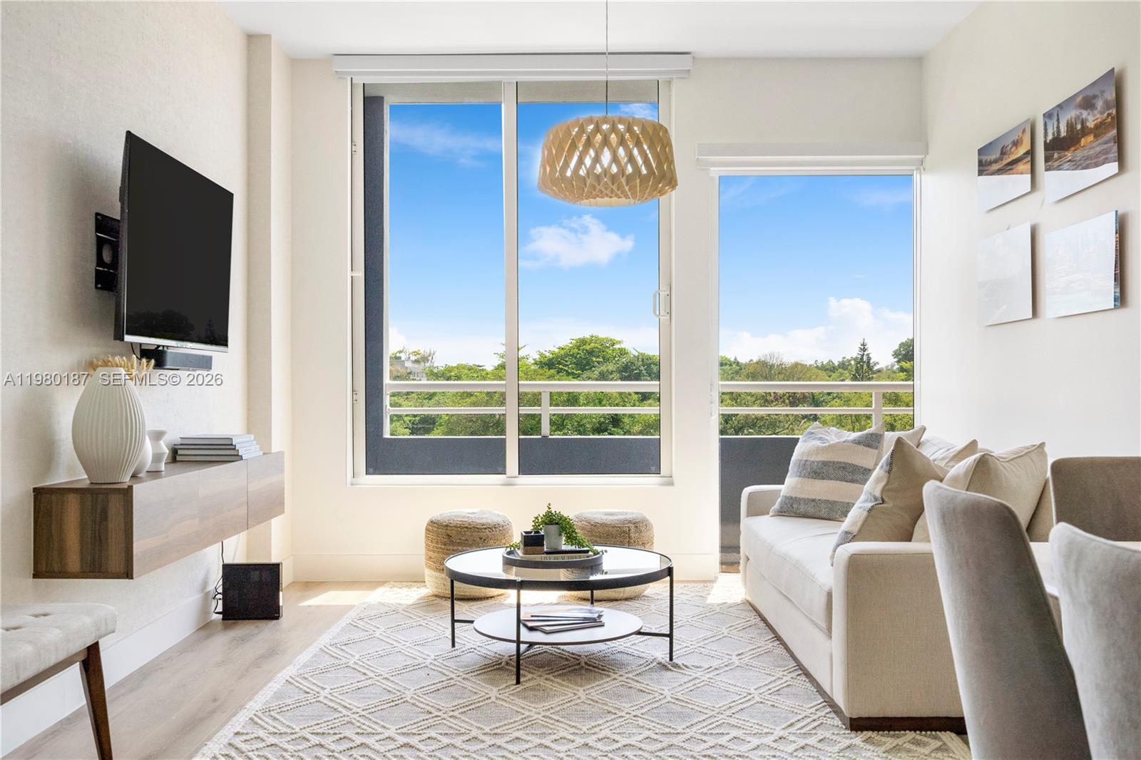 COCOSTYLE @ 3250 GRAND AV - Residential Lease