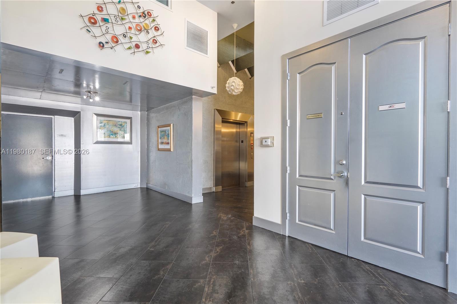 COCOSTYLE @ 3250 GRAND AV - Residential Lease