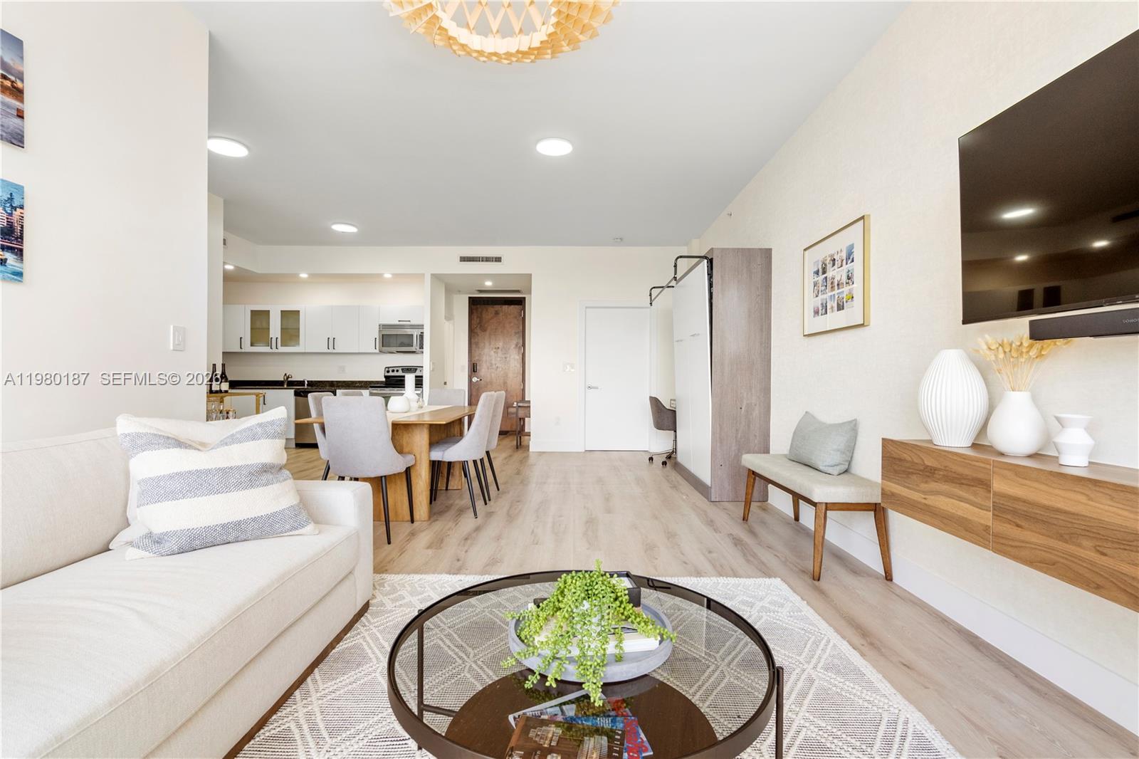 COCOSTYLE @ 3250 GRAND AV - Residential Lease
