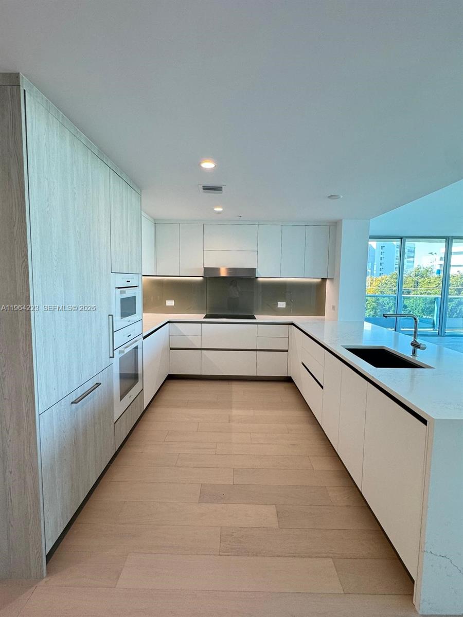 LA BAIA BAY HARBOR ISLANDS - Residential