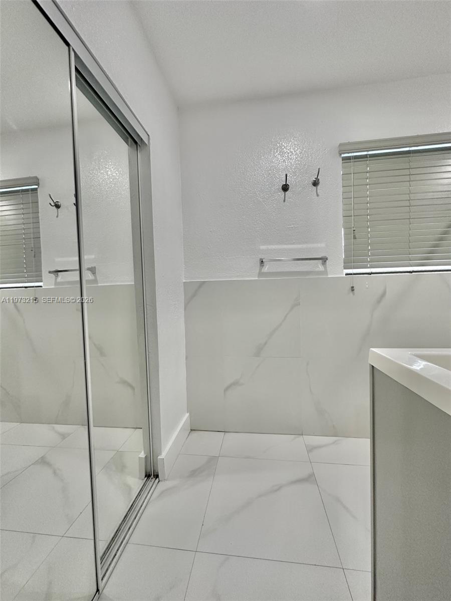 ROCKMOOR PARK TRACK - Residential Lease