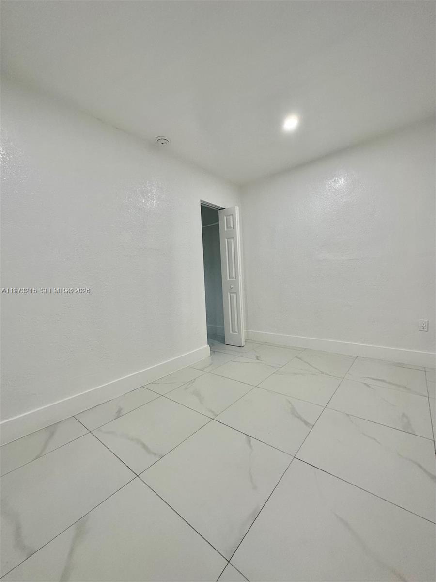 ROCKMOOR PARK TRACK - Residential Lease