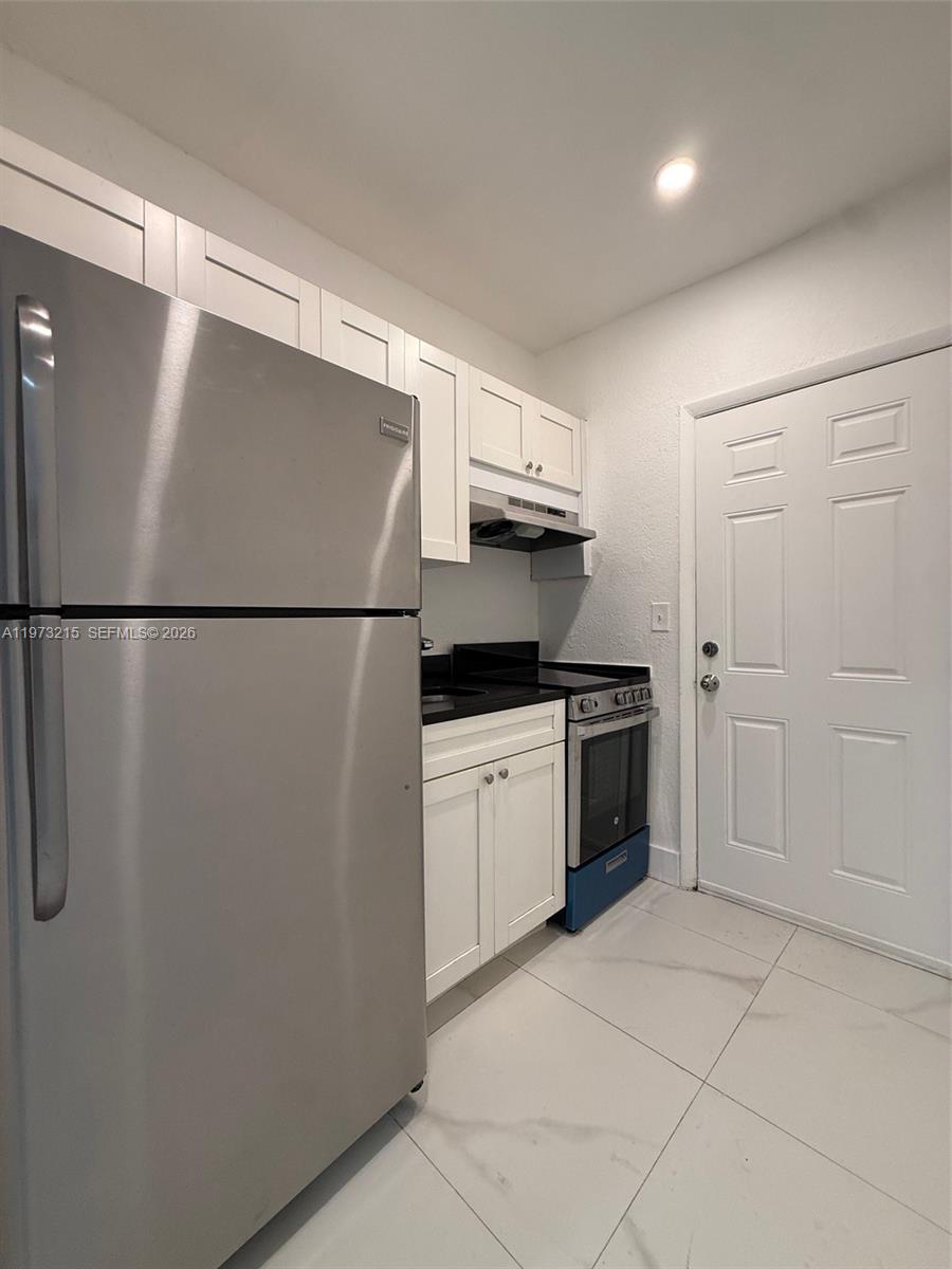 ROCKMOOR PARK TRACK - Residential Lease