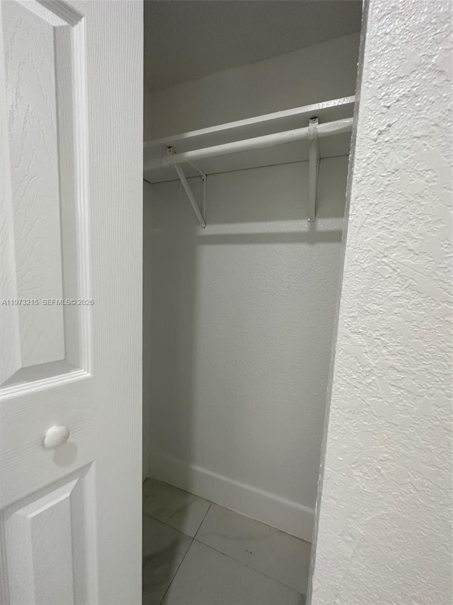 ROCKMOOR PARK TRACK - Residential Lease