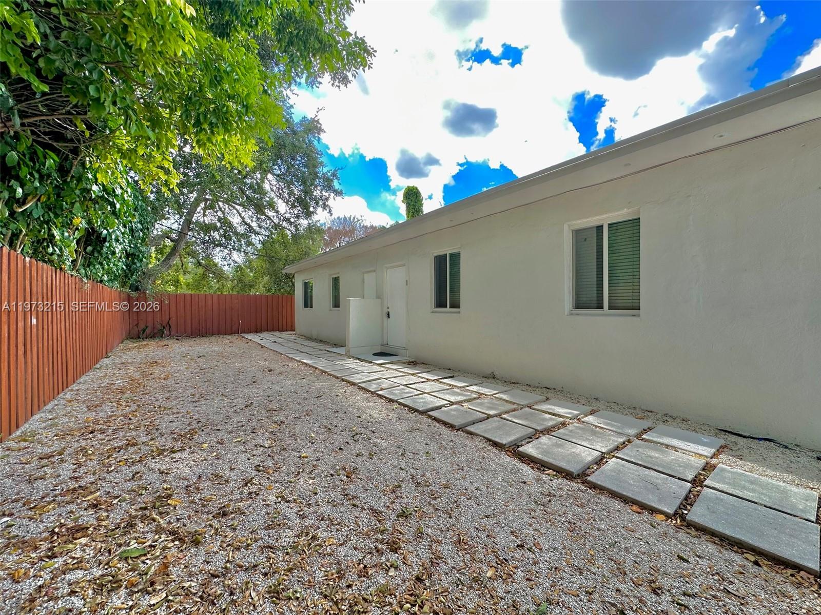 ROCKMOOR PARK TRACK - Residential Lease