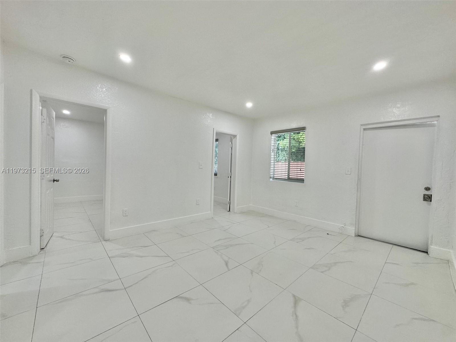 ROCKMOOR PARK TRACK - Residential Lease