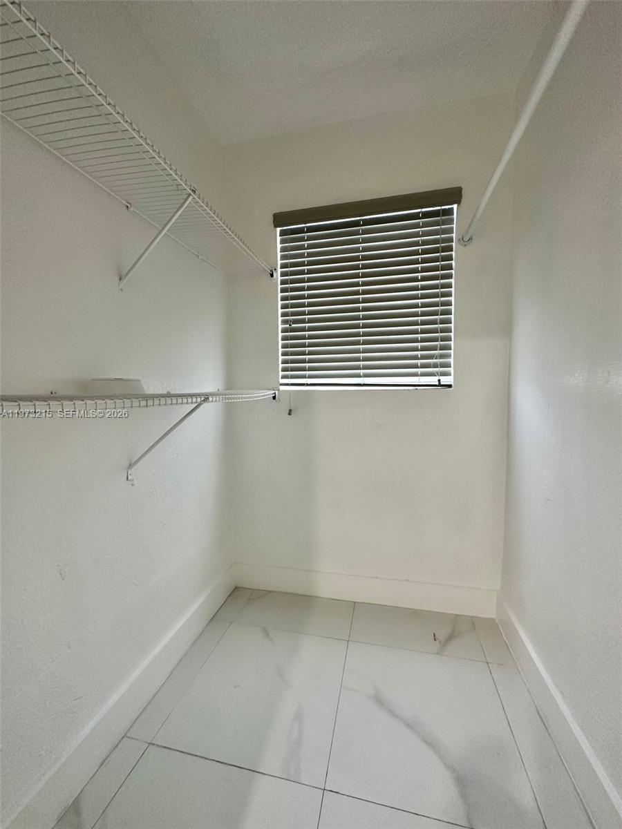 ROCKMOOR PARK TRACK - Residential Lease