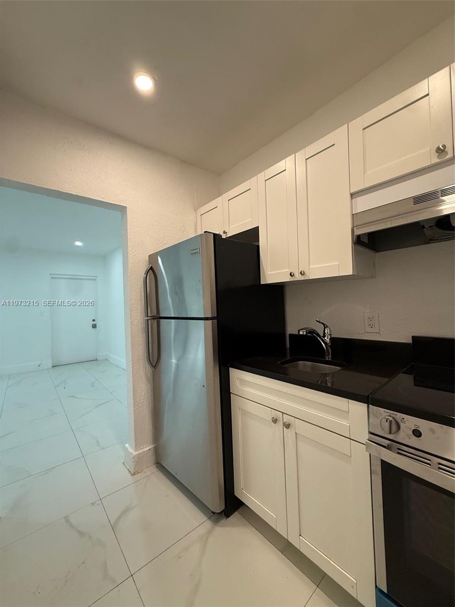 ROCKMOOR PARK TRACK - Residential Lease