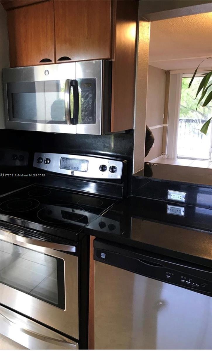 GARDENS OF KENDALL CONDO - Residential