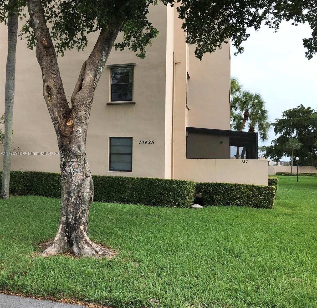 GARDENS OF KENDALL CONDO - Residential