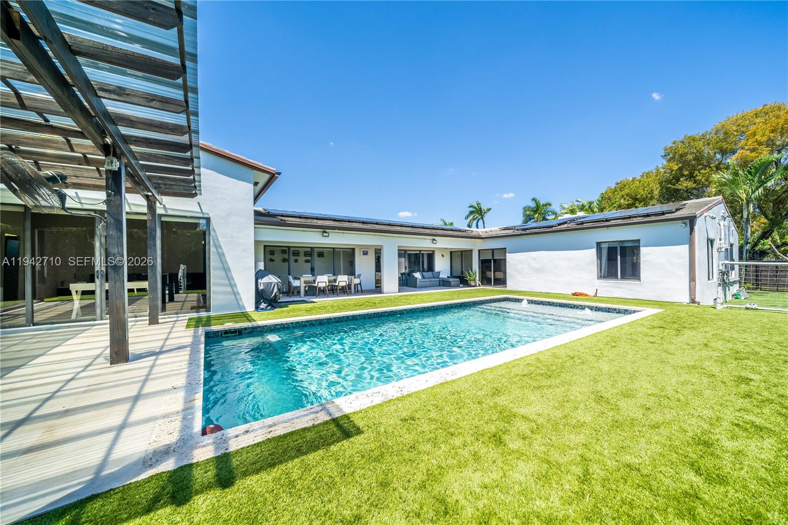 MIAMI SHORES SEC 3 - Residential