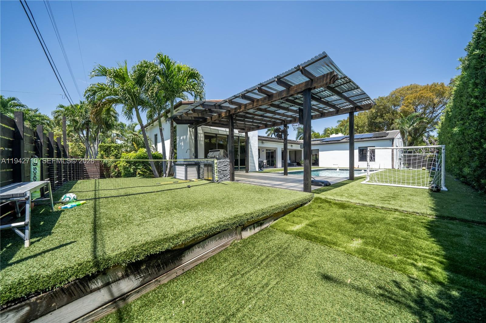 MIAMI SHORES SEC 3 - Residential