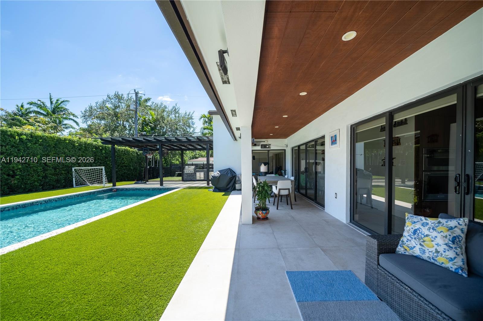 MIAMI SHORES SEC 3 - Residential