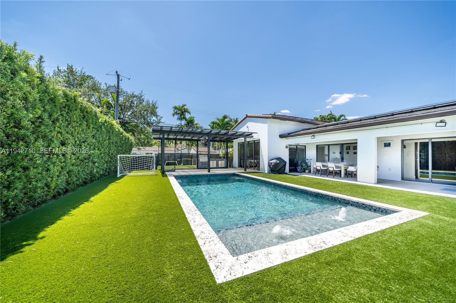 MIAMI SHORES SEC 3 - Residential