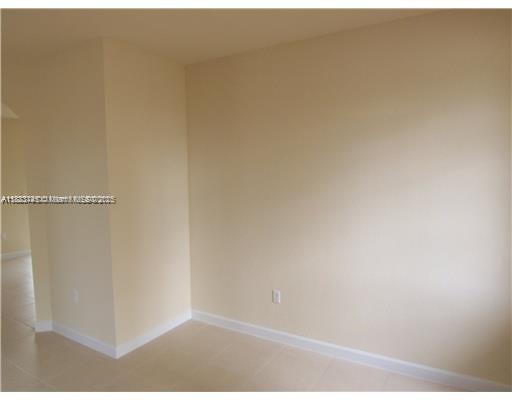 THE SHORES CONDO NO 3 - Residential Lease