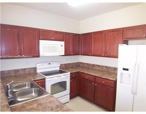 THE SHORES CONDO NO 3 - Residential Lease