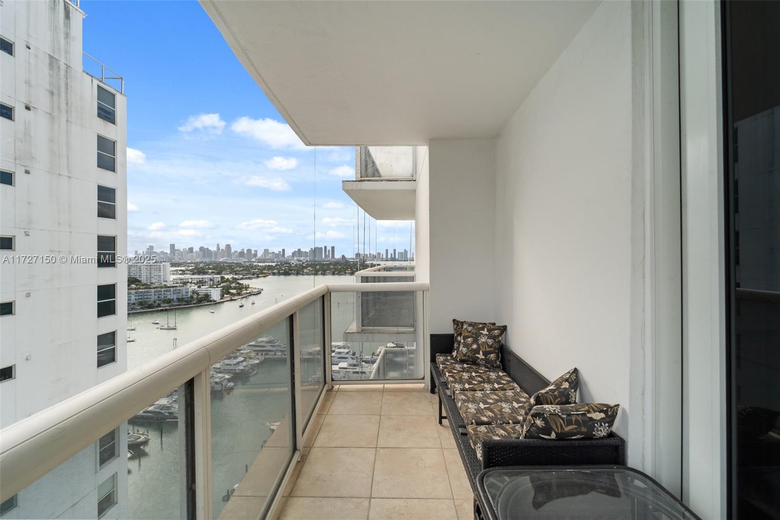 SUNSET HARBOUR NORTH COND - Residential