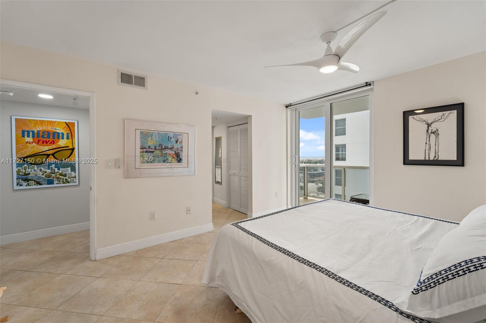SUNSET HARBOUR NORTH COND - Residential
