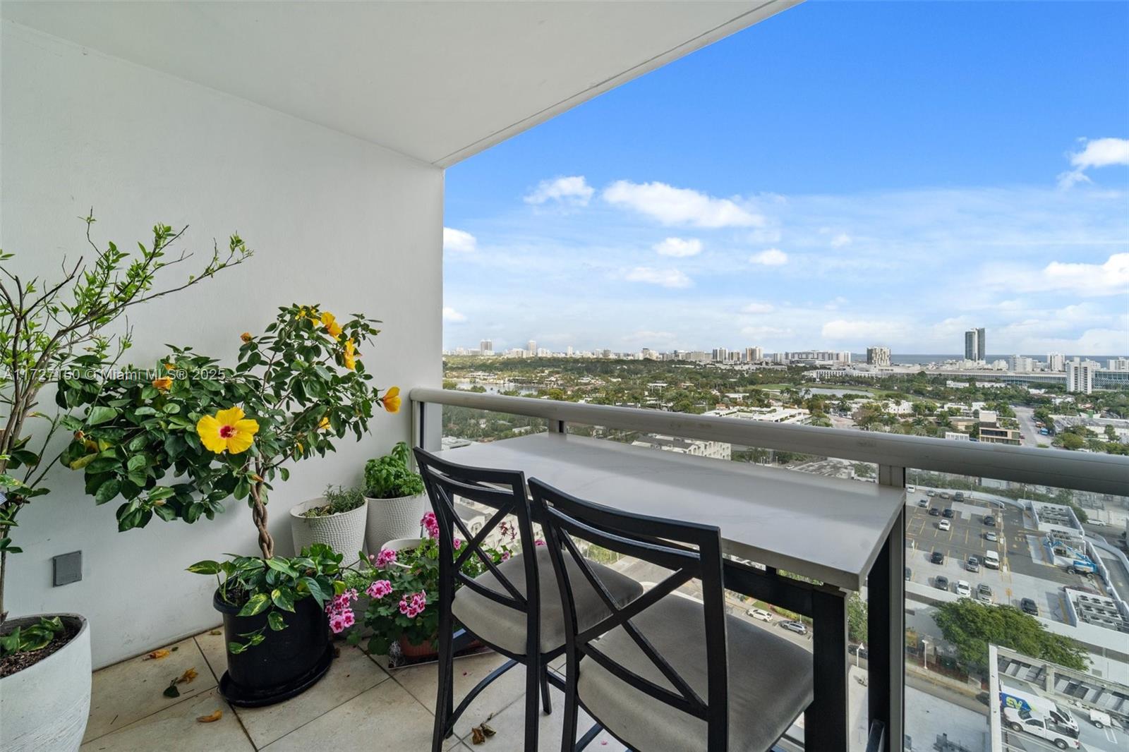 SUNSET HARBOUR NORTH COND - Residential