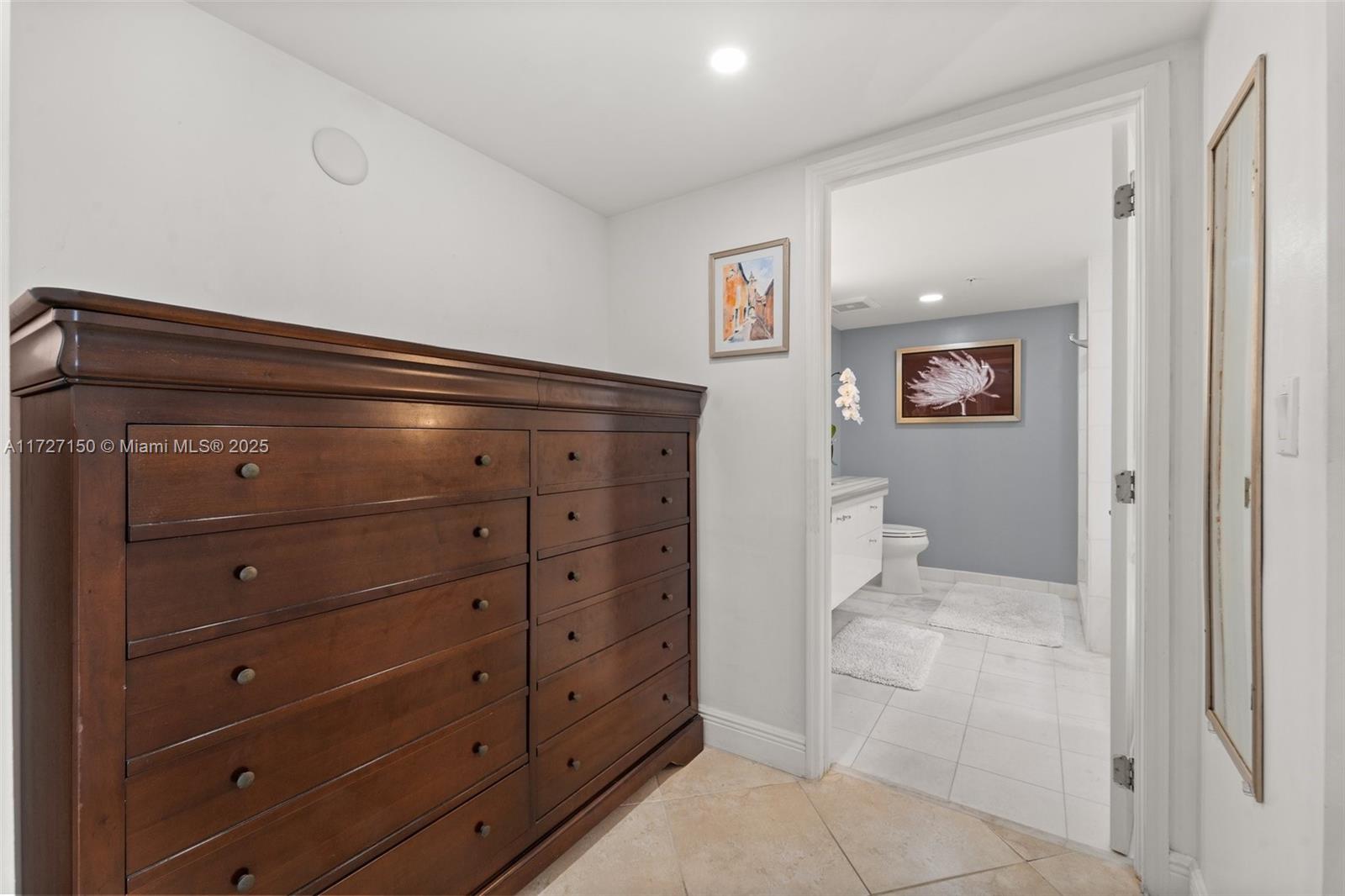 SUNSET HARBOUR NORTH COND - Residential