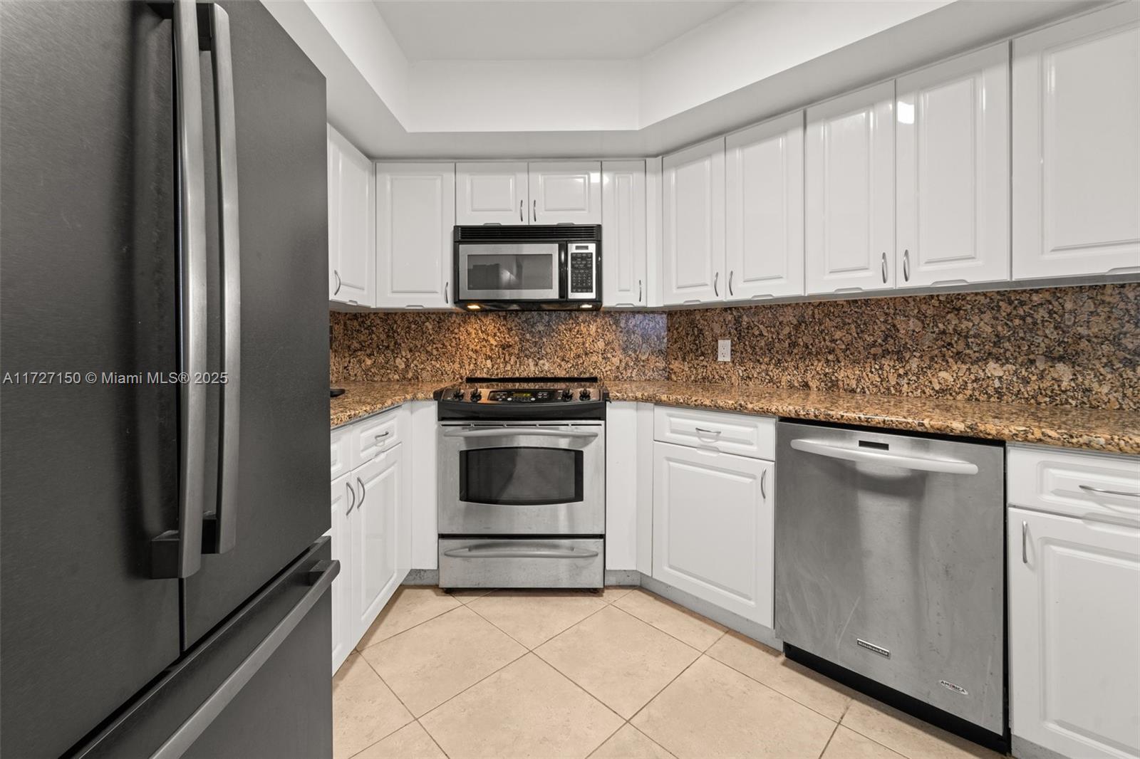 SUNSET HARBOUR NORTH COND - Residential