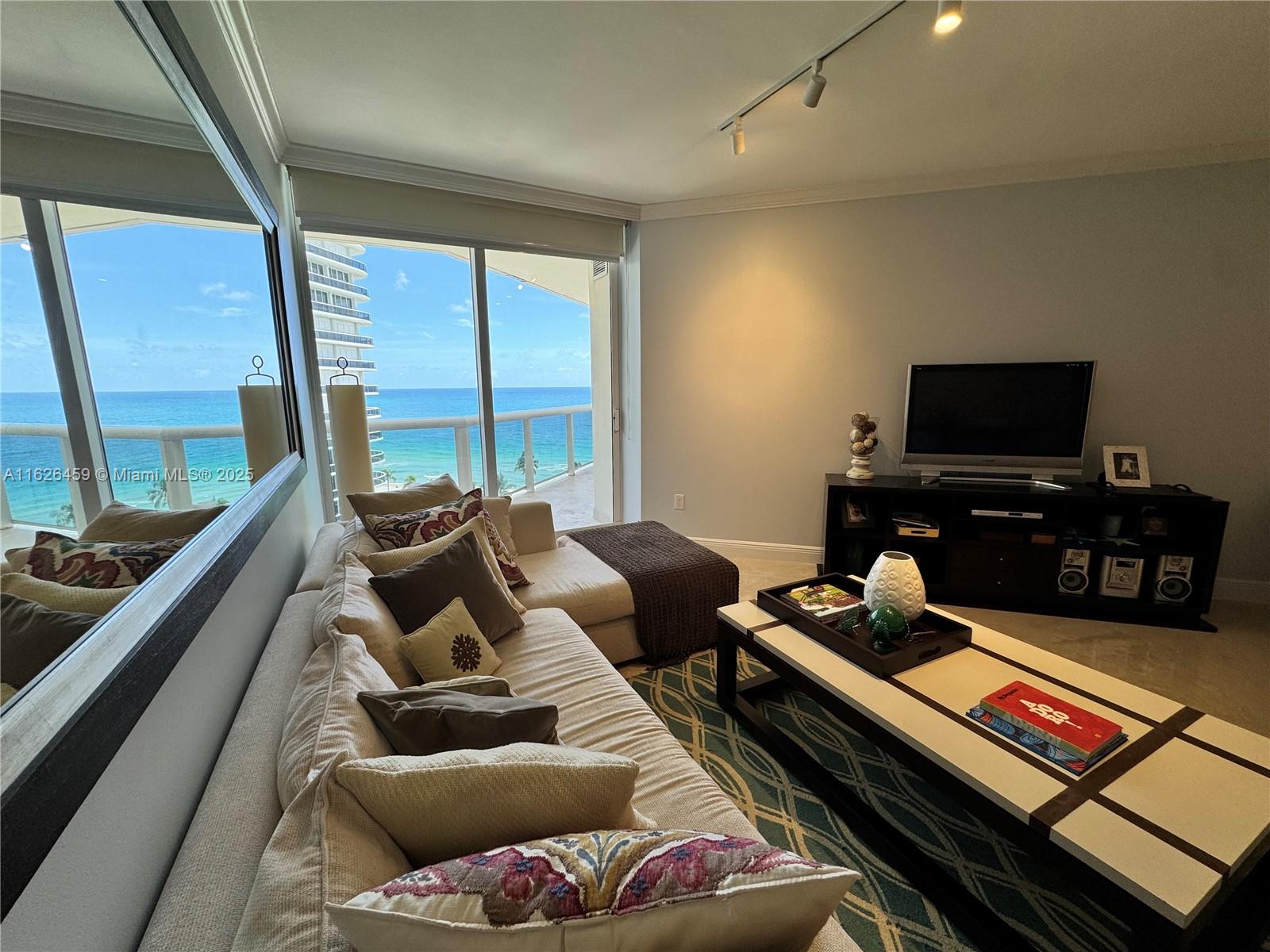 9595 Collins Ave N10I