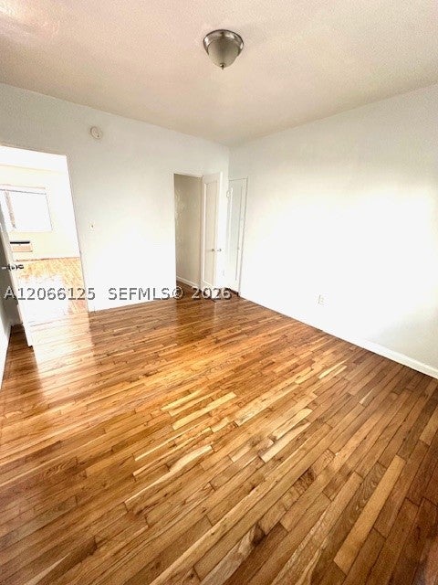 821 W 39th St 2