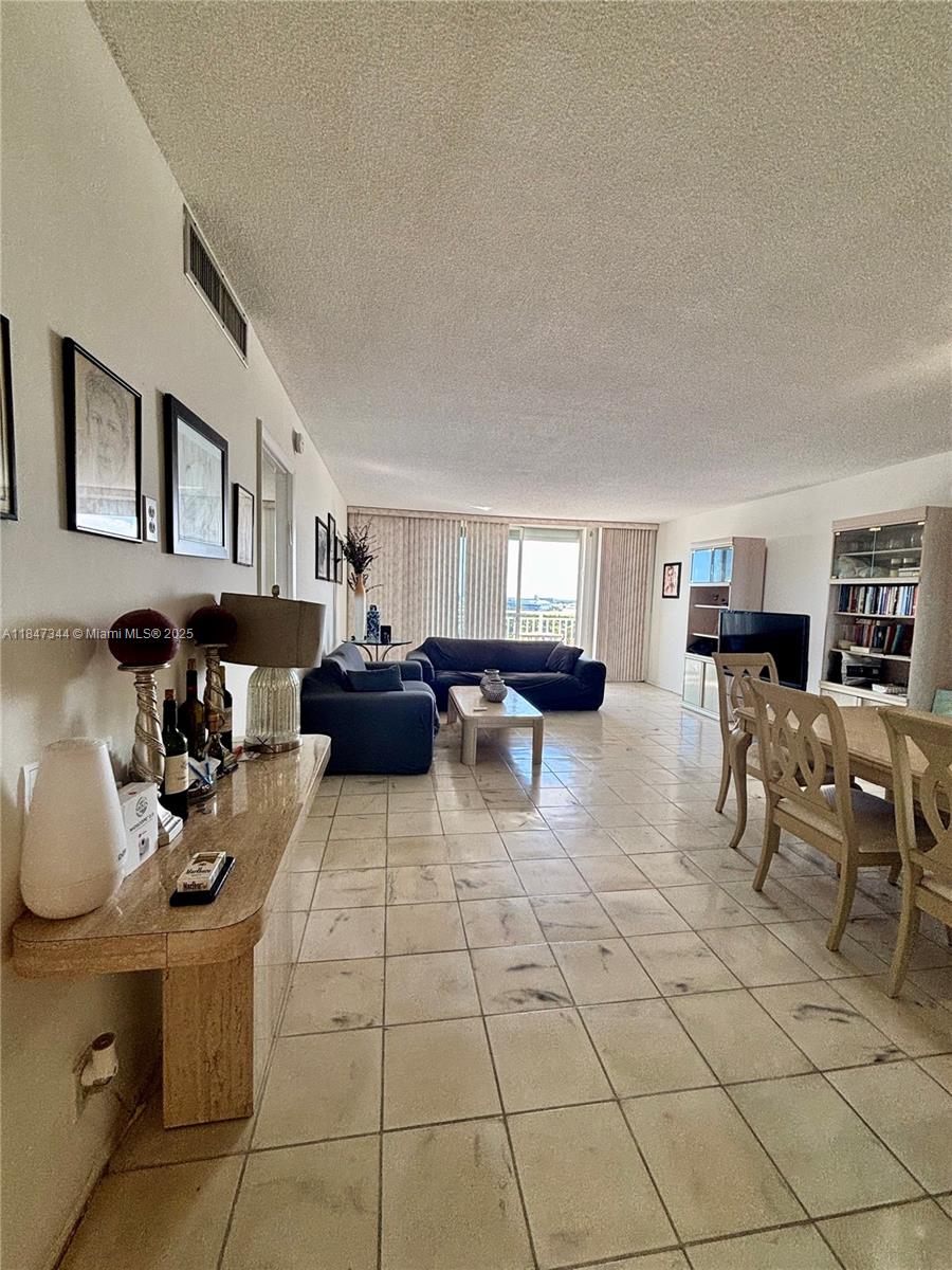 427 Golden Isles Dr 12B