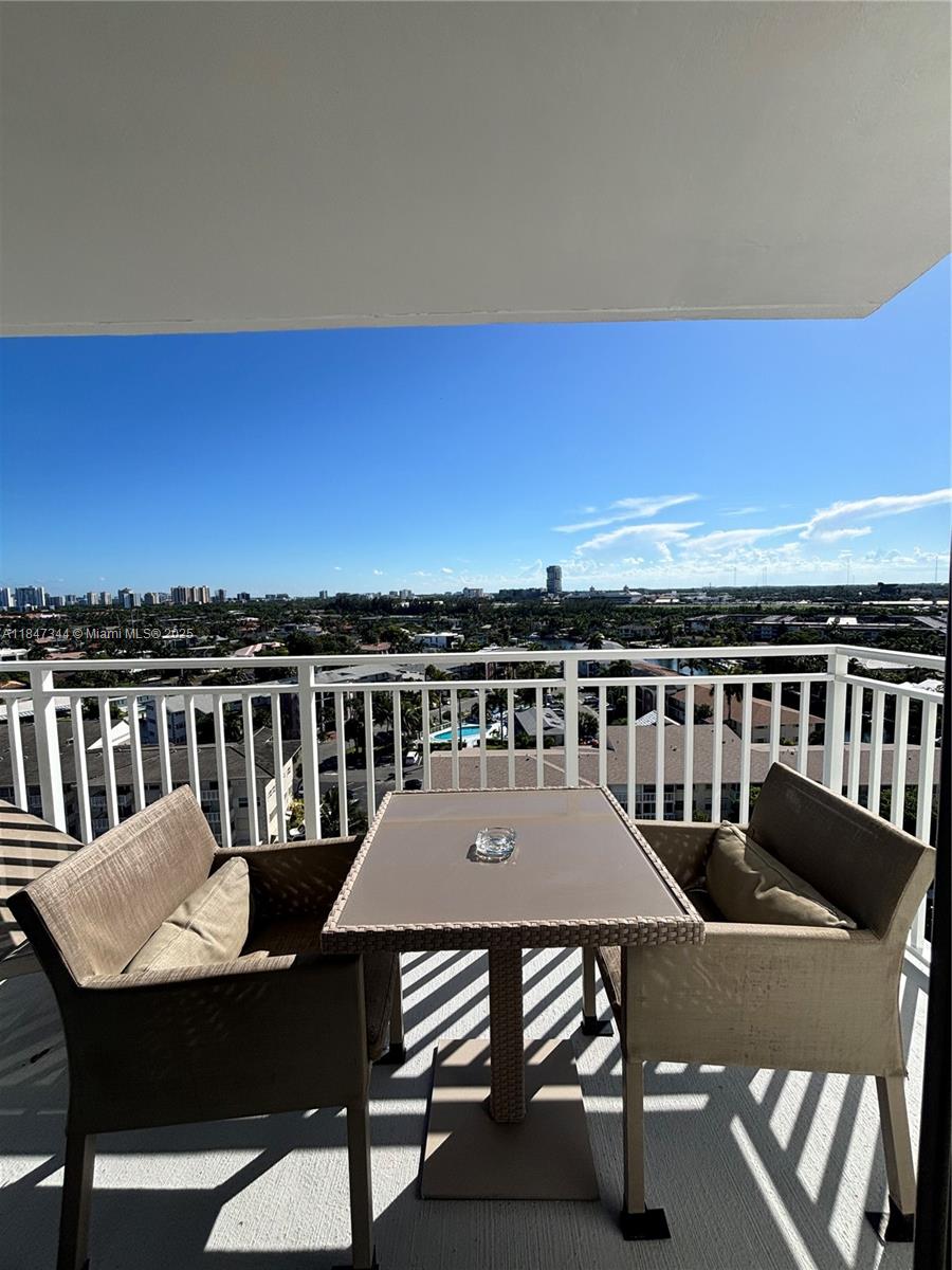 427 Golden Isles Dr 12B