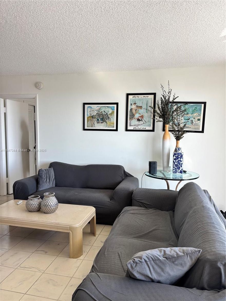 Welcome to this beautifully maintained 1-bedroom, 1-bath unit in the desirable Golden Isles community! The unit has been very well kept with a tenant in place on a month to month lease paying $1500
Priced at $220,000, this unit is the best priced in the building, presenting an exceptional opportunity for first-time buyers or investors looking for great value in the beautiful Golden Isles community