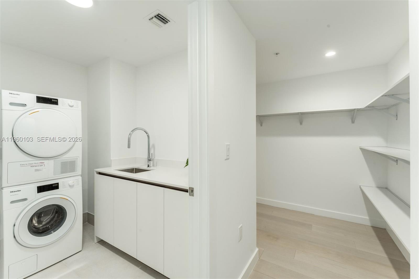 BAY HARBOR ISLAND - Residential