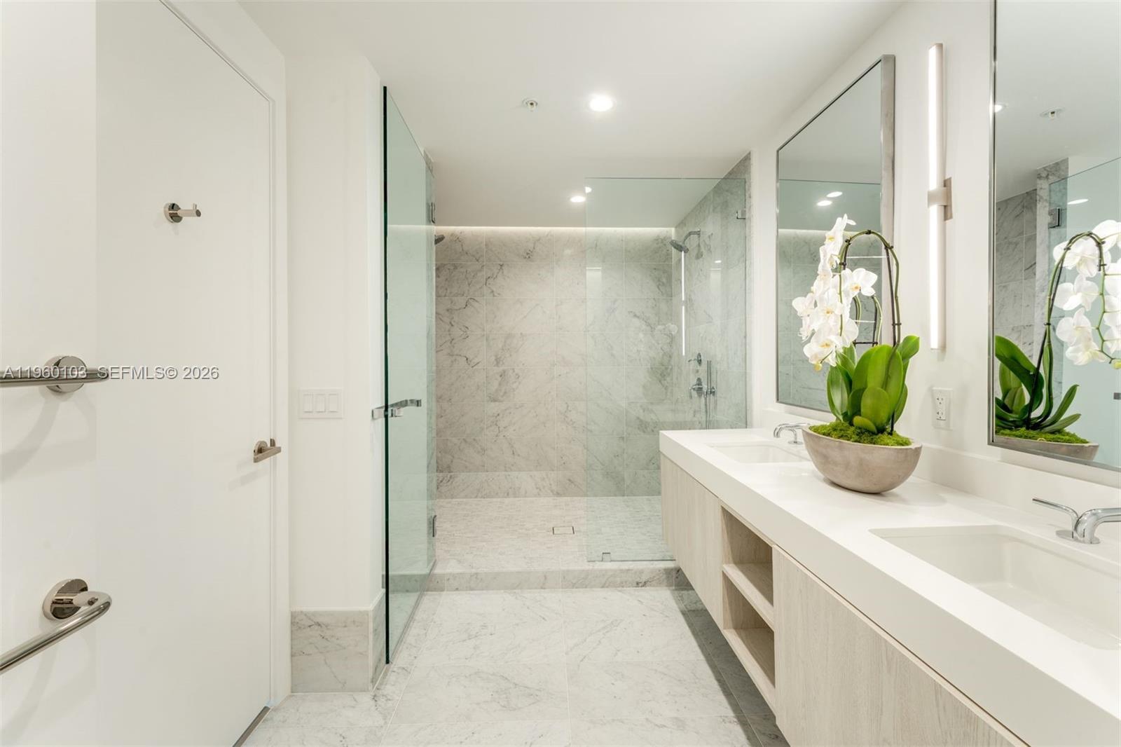 BAY HARBOR ISLAND - Residential