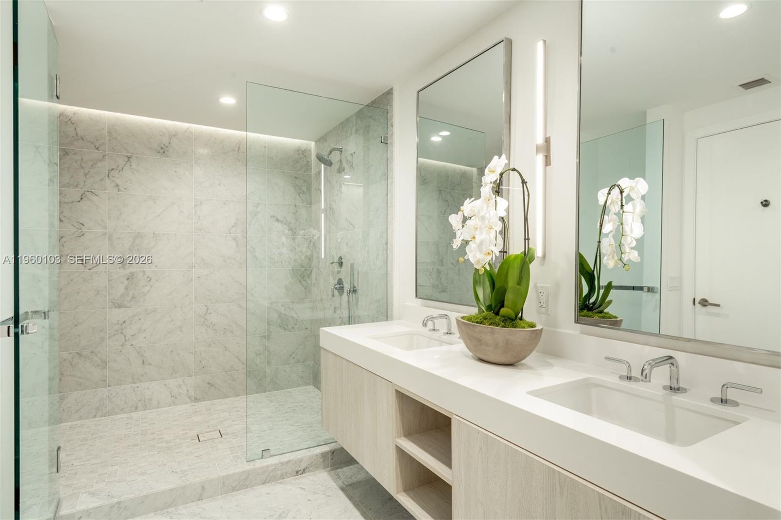 BAY HARBOR ISLAND - Residential