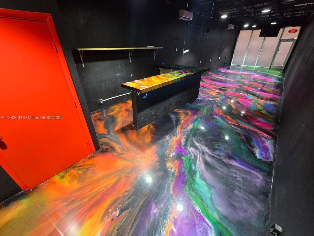 Photo of 1053 SE 17th St, Fort Lauderdale, FL 33316 (MLS # A11782064)