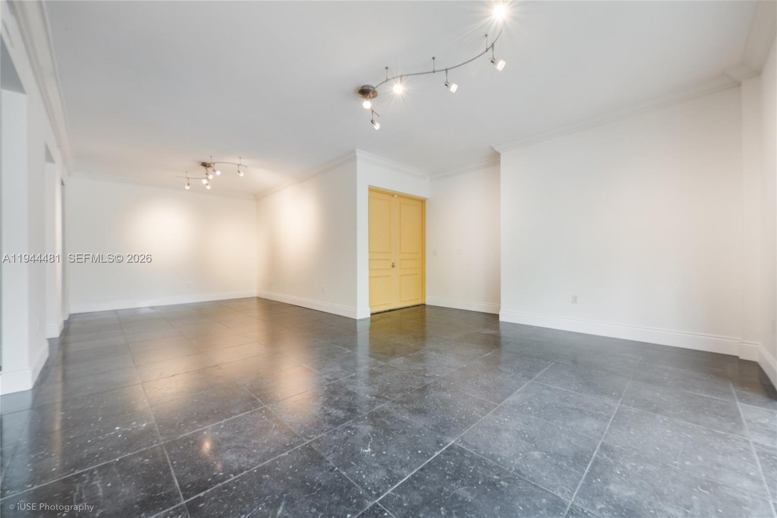 650 Valencia Ave 203